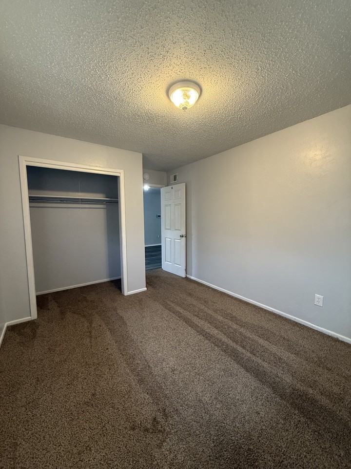 6504 6504 Avenue Q - B #B - Photo 5 of 10