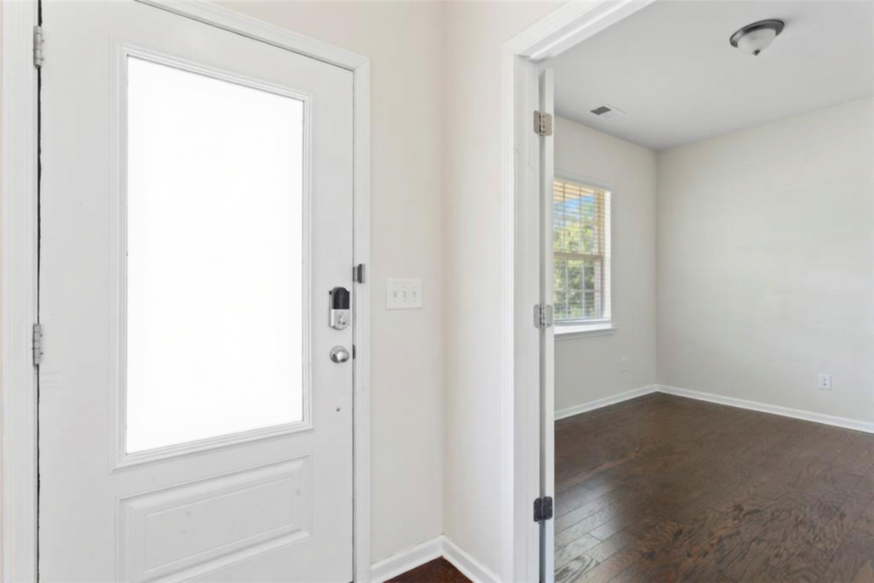 202 Wrangell Dr #1 - Photo 4 of 32