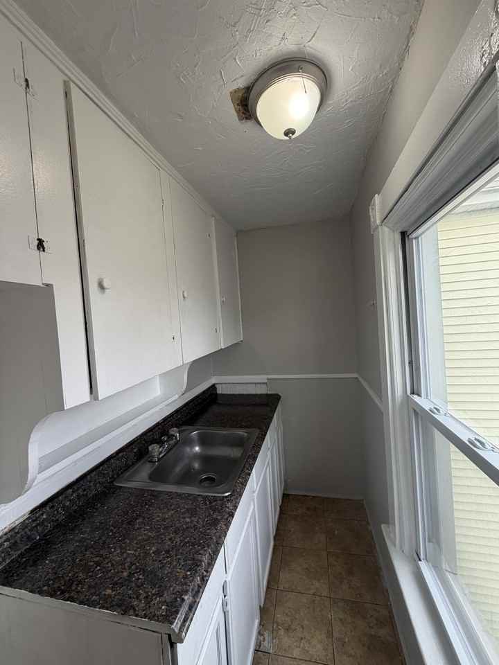 248 Ashley Blvd Apt 3n #3N - Photo 6 of 7