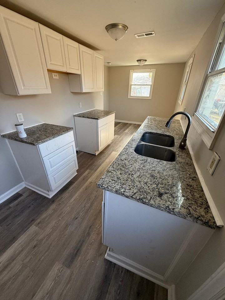 1343 Cox Ave #1 - Photo 3 of 7