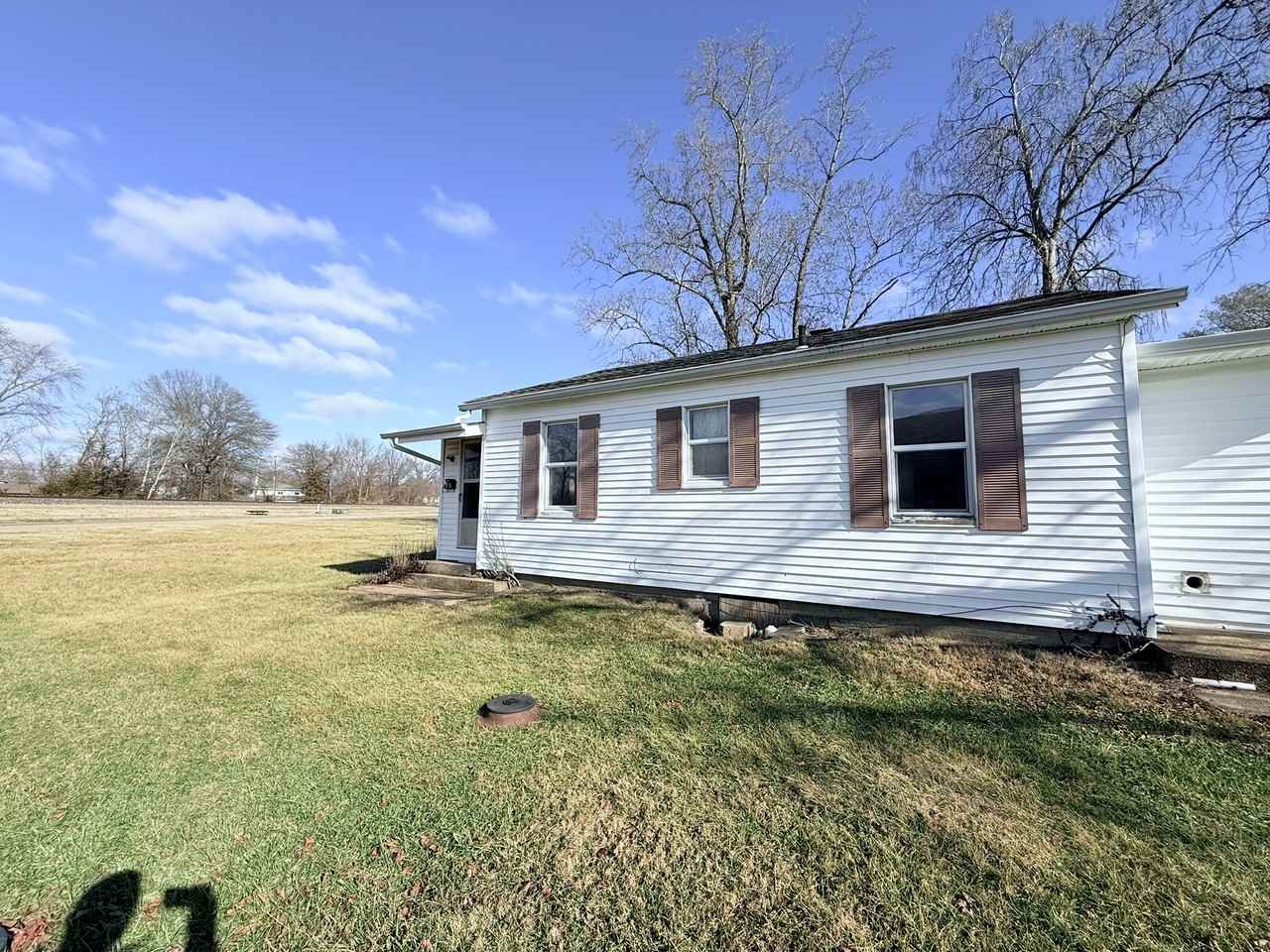 610 W Main St #1 - Photo 2 of 7