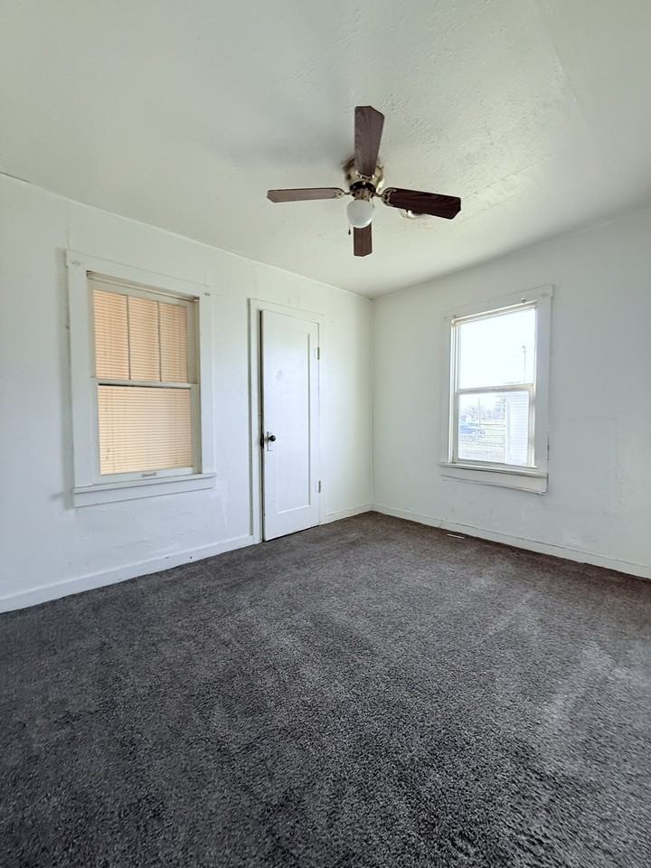 610 W Main St #1 - Photo 7 of 7