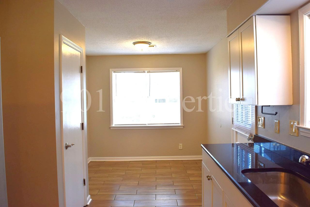 5245 Braidwood Cv #1 - Photo 6 of 17