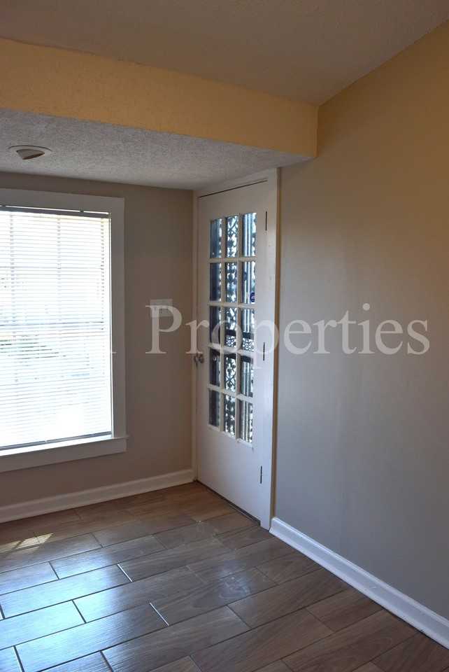 5245 Braidwood Cv #1 - Photo 7 of 17