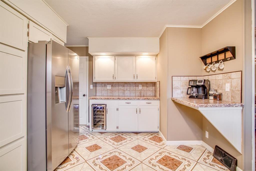 1352 Chickasaw Dr #1 - Photo 3 of 16