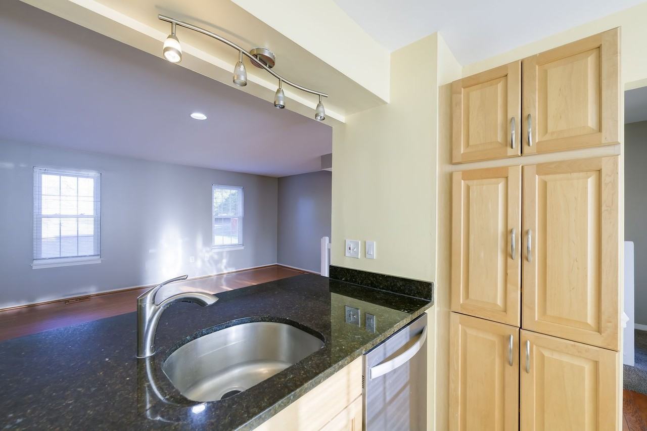 18927 Birdseye Dr - Photo 6 of 32