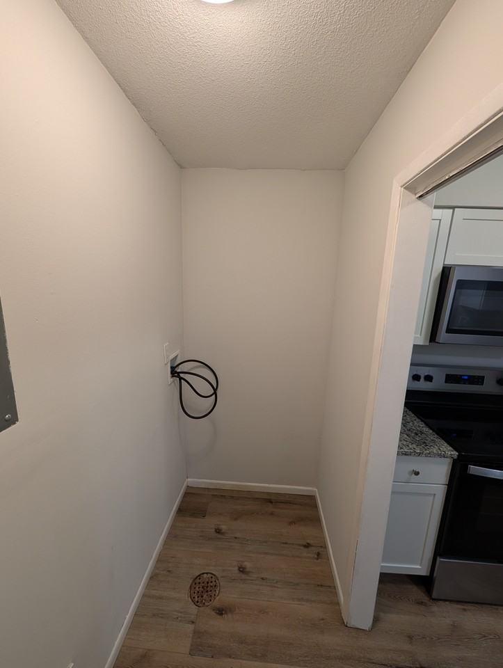 3400 Sw Burnett Rd #D - Photo 5 of 18