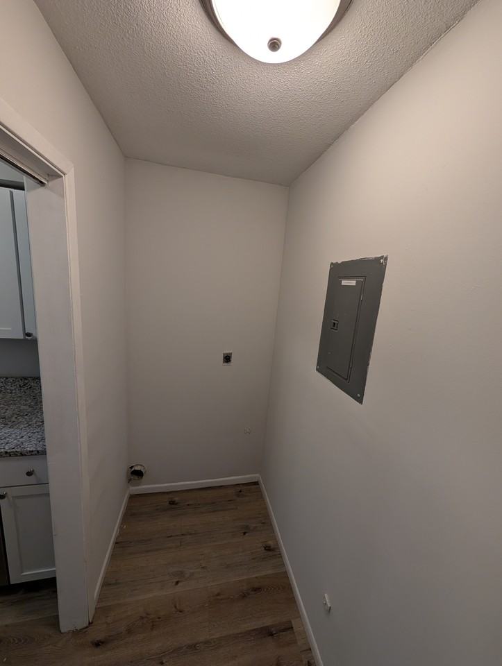 3400 Sw Burnett Rd #D - Photo 6 of 18