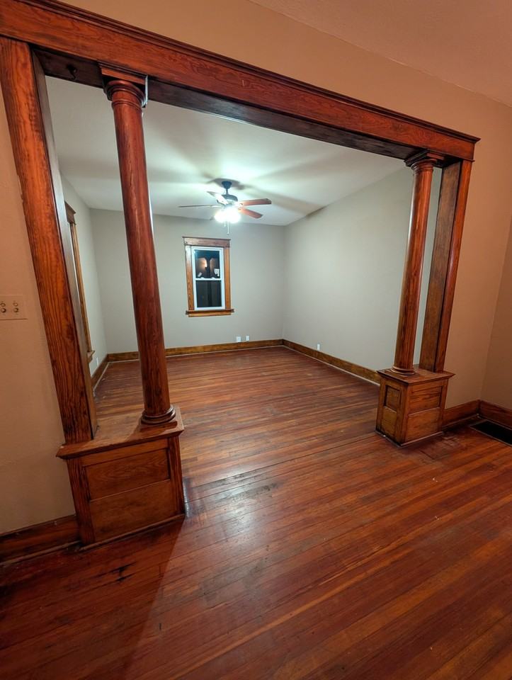 516 Ne Twiss Ave #1 - Photo 3 of 21