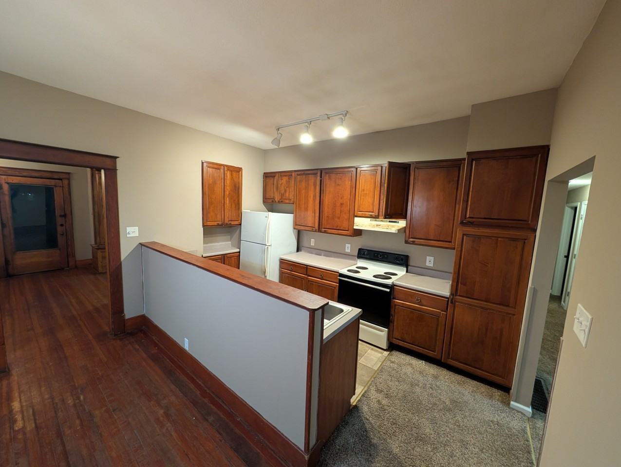 516 Ne Twiss Ave #1 - Photo 6 of 21