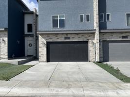 featured image of 2433 N 5th St #TH