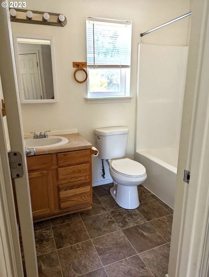 436 Norway St Ne #1 - Photo 6 of 13