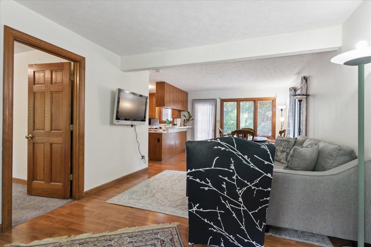 1013 Marlbank Dr #1 - Photo 4 of 23