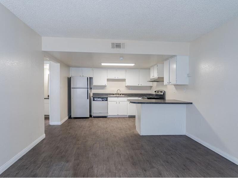 5055 Jeffreys St - Photo 3 of 15