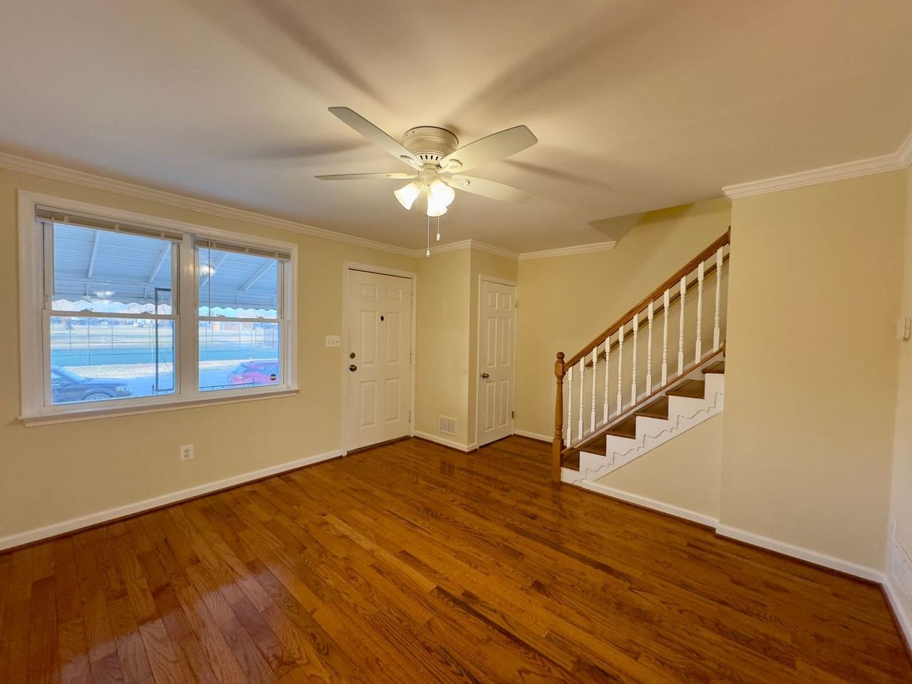 429 Oakwood Rd - Photo 2 of 22