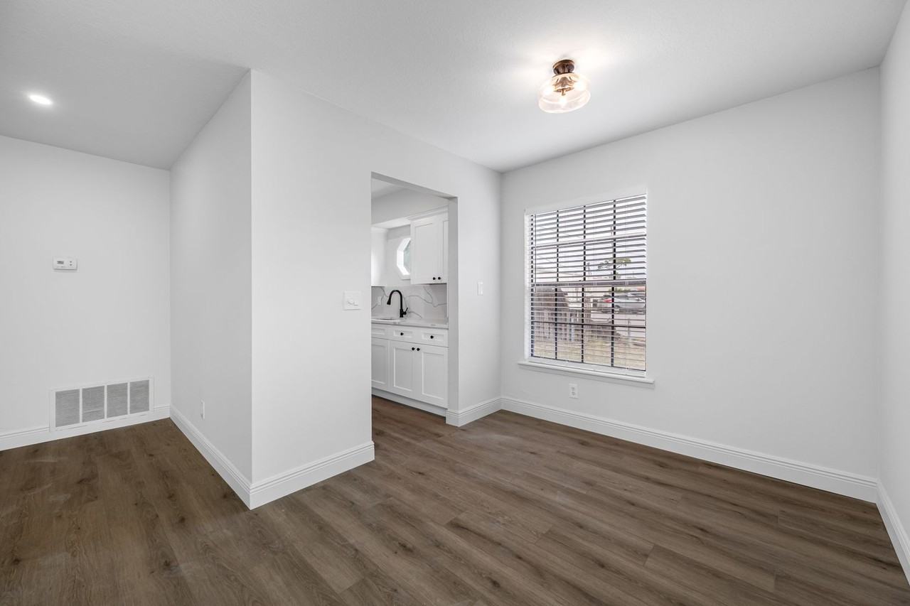 Bardmoor Flats - Photo 7 of 32