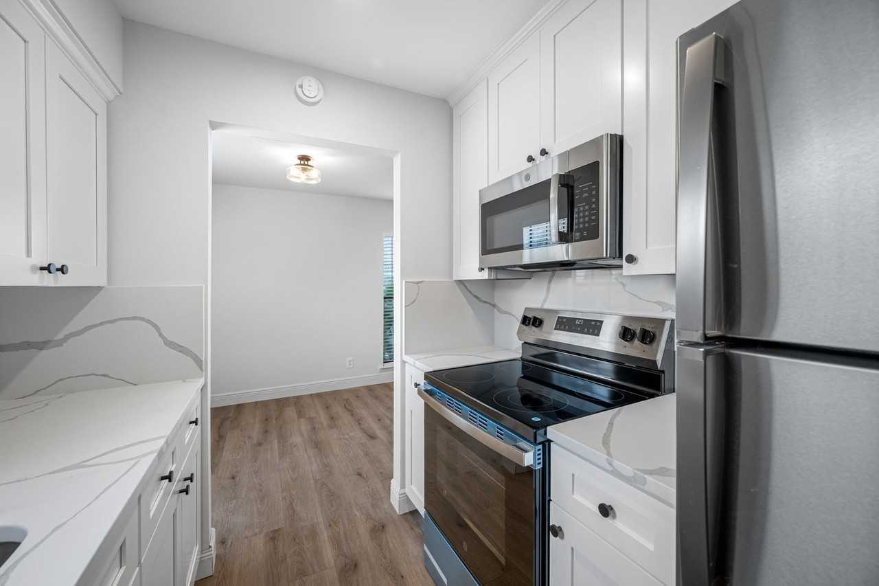 Bardmoor Flats - Photo 6 of 32