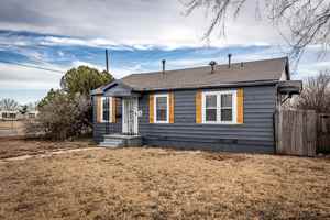 featured image of 1802 Nw Lake Ave #1