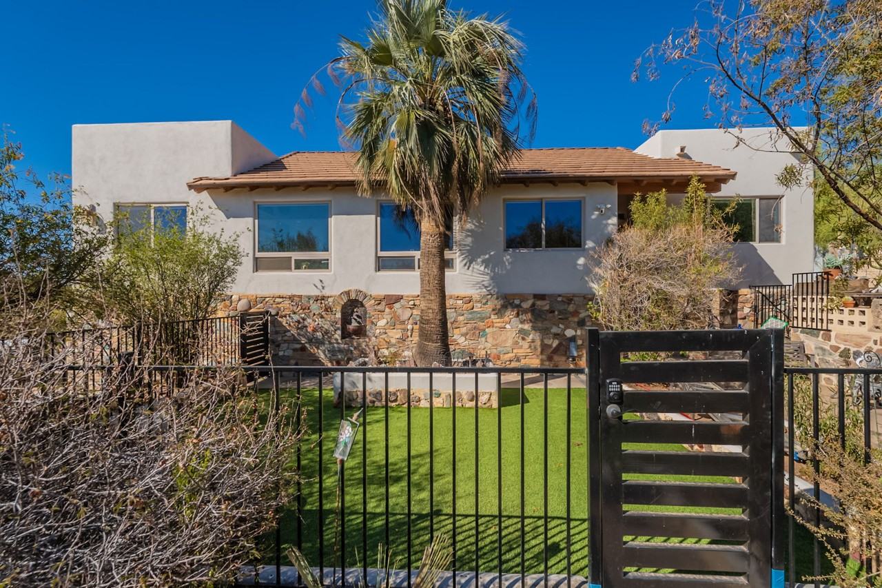 1902 E Cortez St #1 - Photo 3 of 50