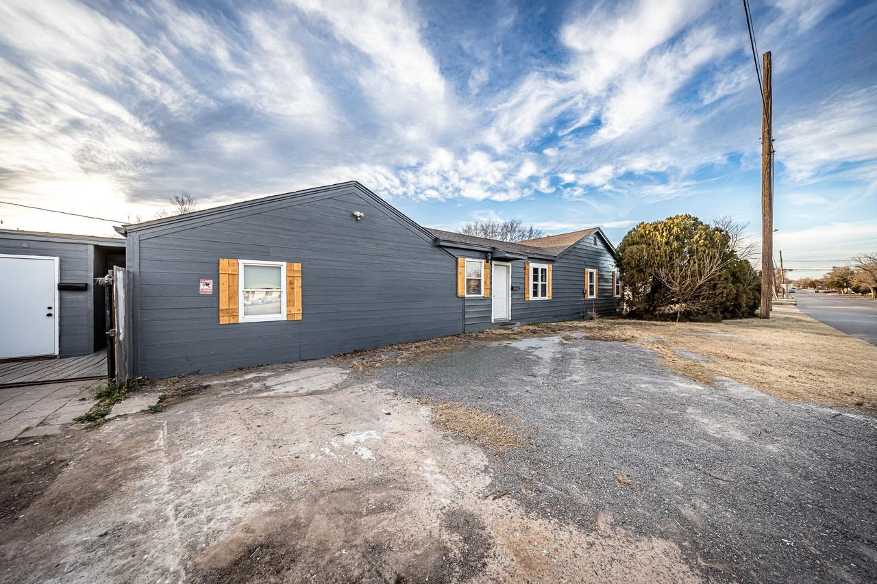 1802 Nw Lake Ave #1 - Photo 2 of 14