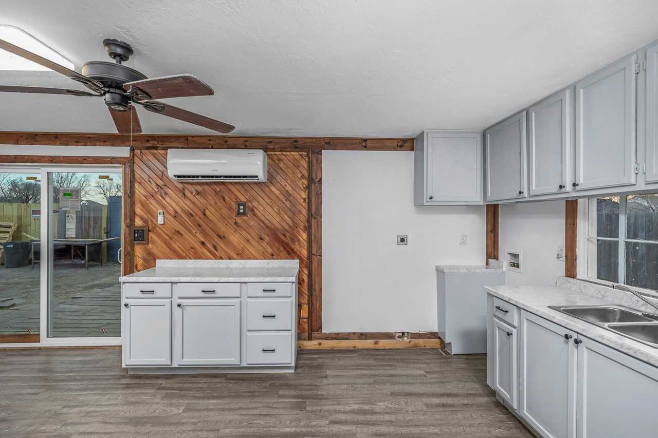 1802 Nw Lake Ave #1 - Photo 6 of 14