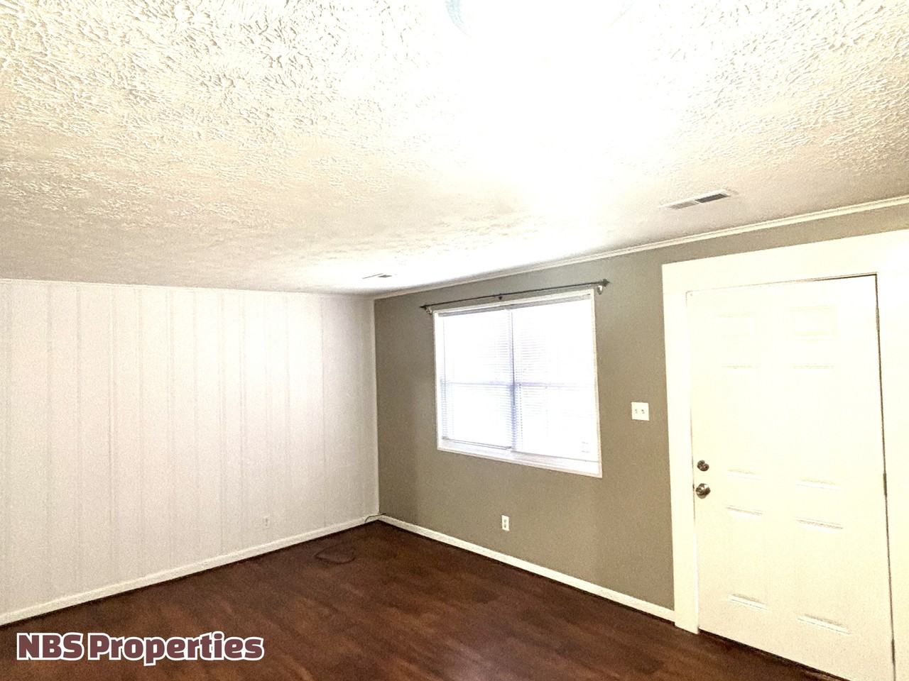 2212 Harvey St #1 - Photo 5 of 50