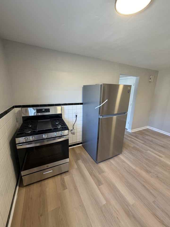 7139 Eastlawn Dr #4 - Photo 6 of 13