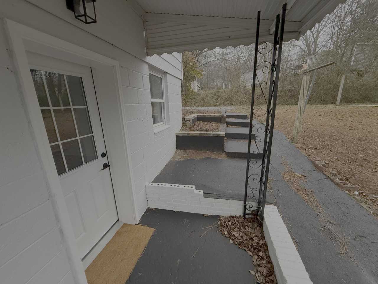 411 W C Ave #B - Photo 3 of 12