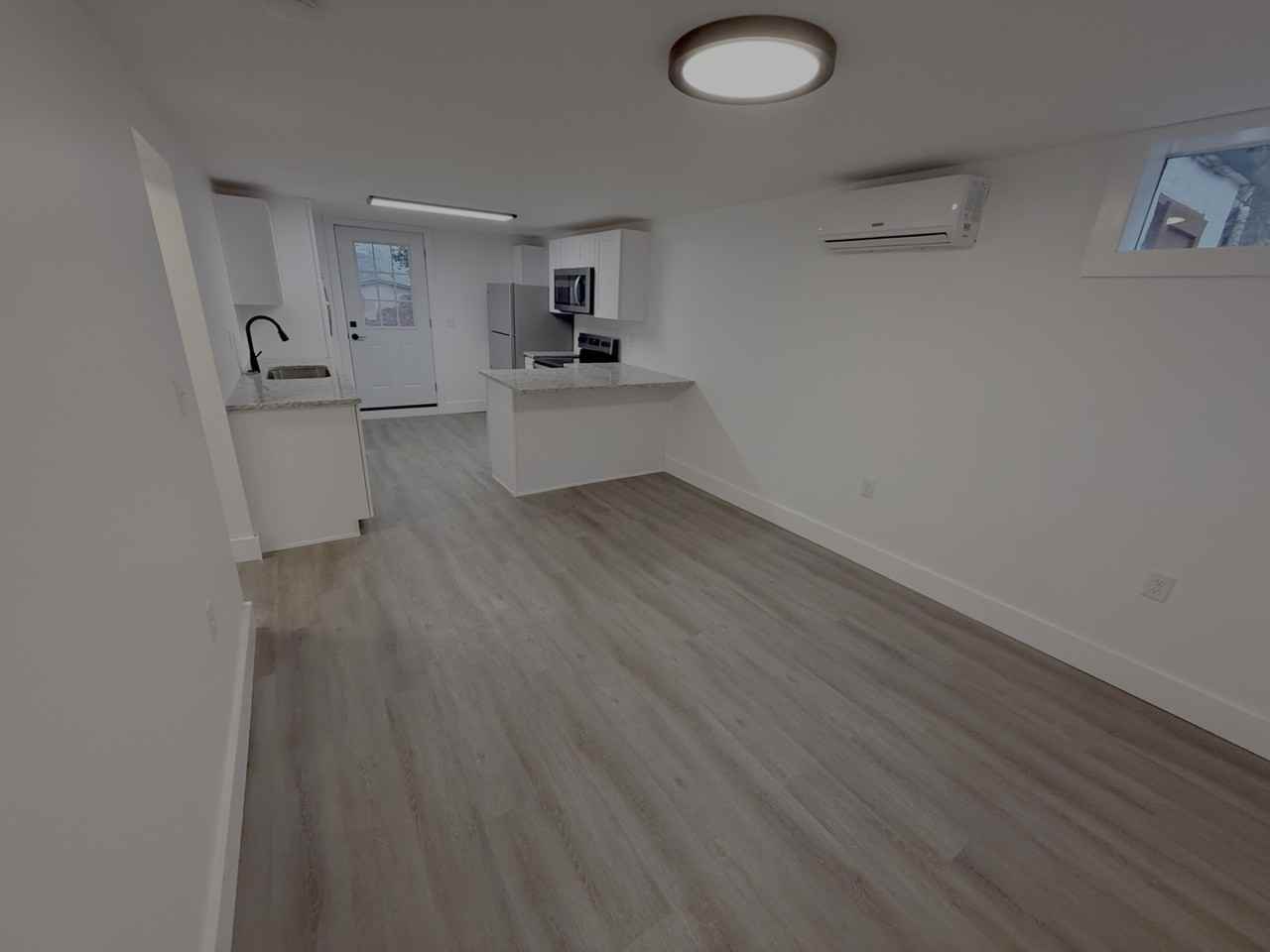 411 W C Ave #B - Photo 4 of 12