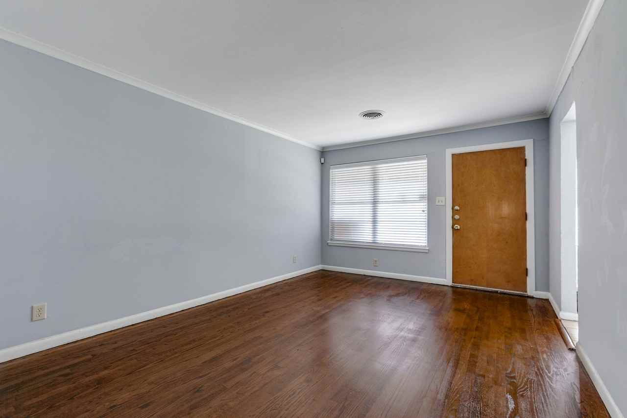 6517 E Mockingbird Ln #1 - Photo 5 of 44