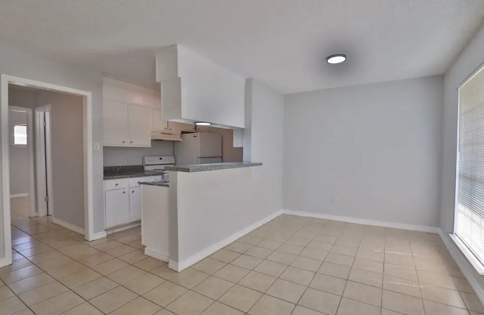 310 Yaupon St609 #609 - Photo 3 of 4