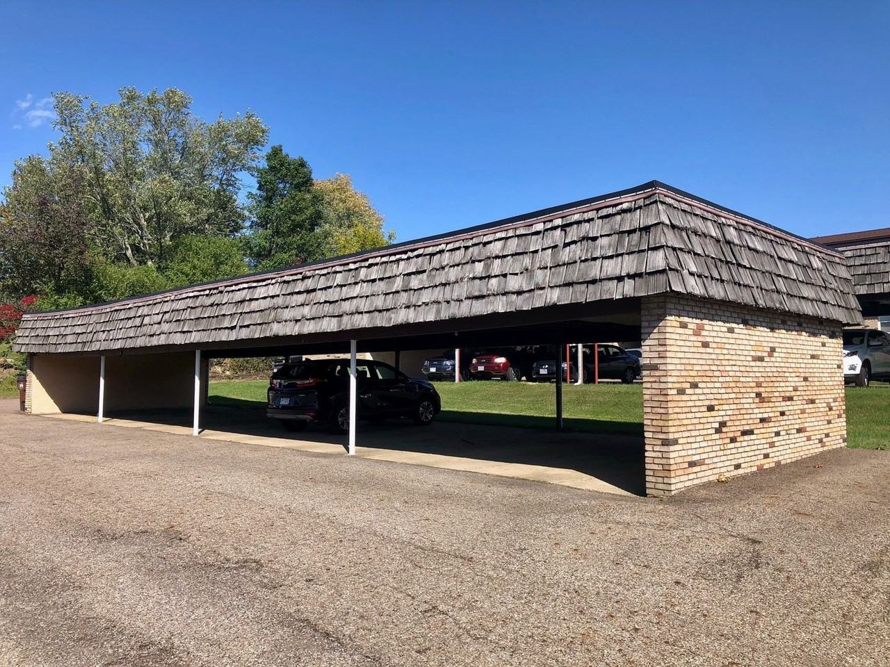 SUNSET BLVD APARTMENTS - Photo 3 of 19