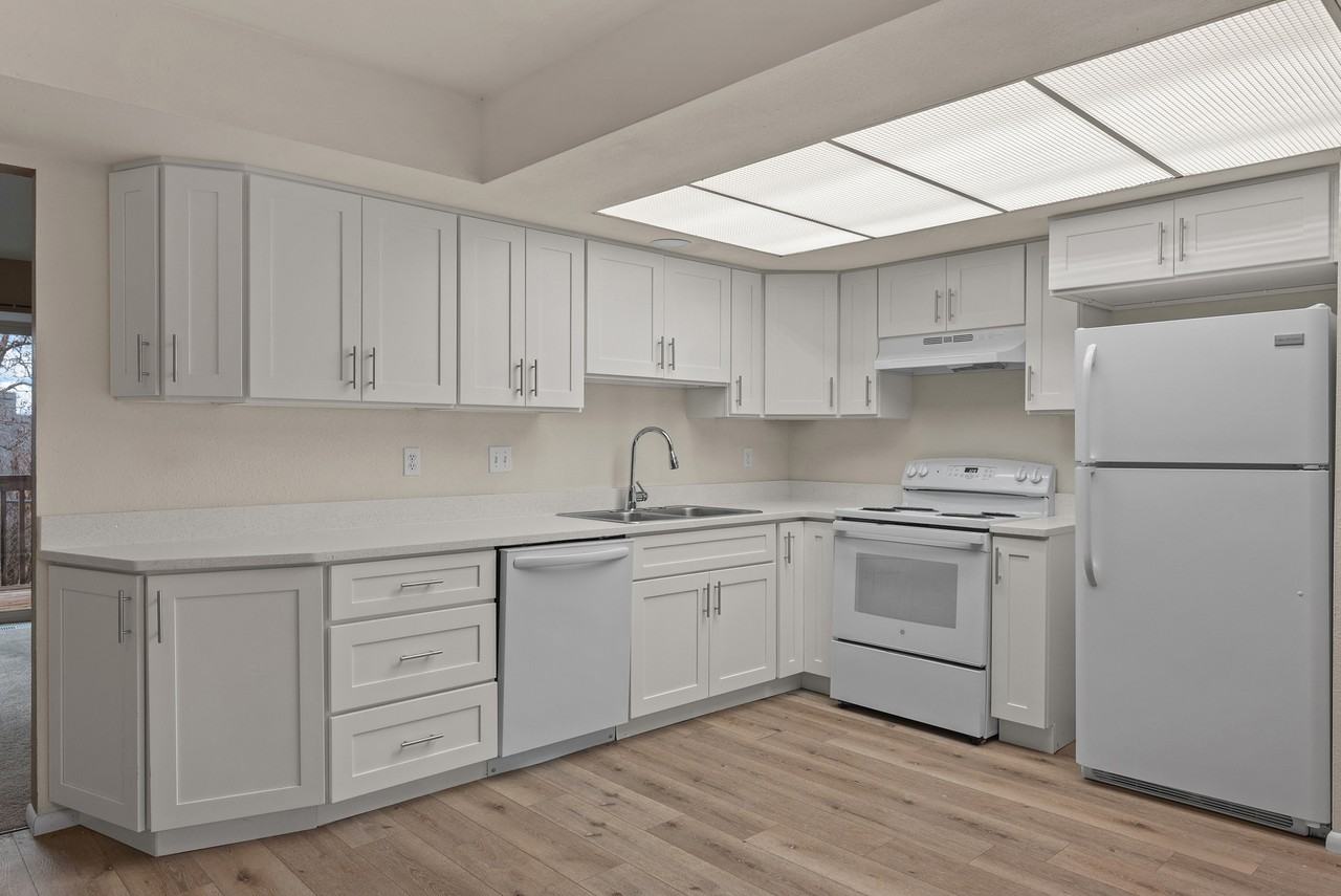 8568 S Wasatch Blvd #8568 - Photo 4 of 36