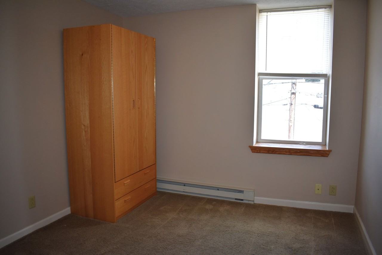 1100 Philadelphia St - Photo 6 of 16