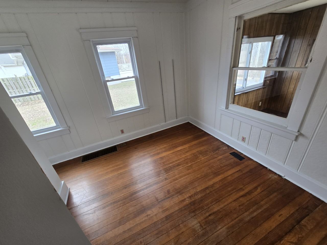 615 Pekin Ave #1 - Photo 4 of 20