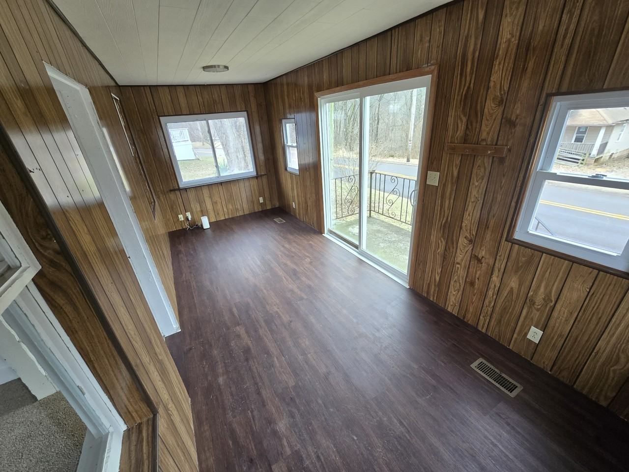 615 Pekin Ave #1 - Photo 6 of 20