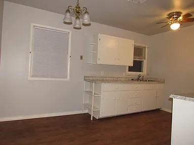 1813 W 21st St #1 - Photo 3 of 10