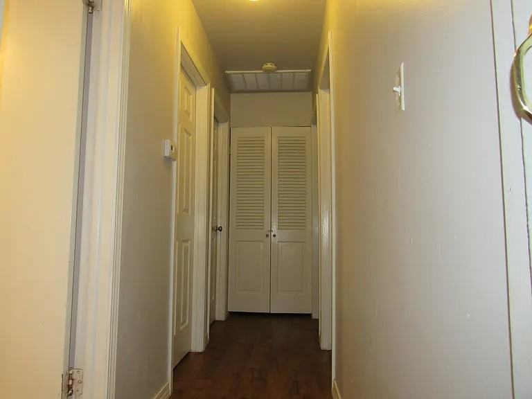 1813 W 21st St #1 - Photo 5 of 10