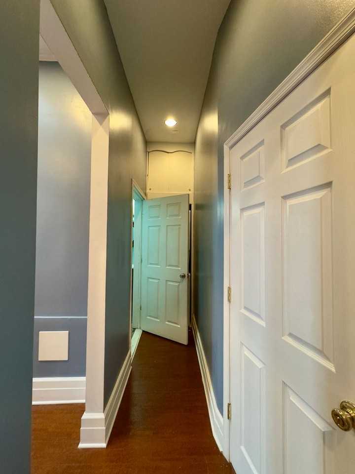 1609 Bolton St - Photo 6 of 16