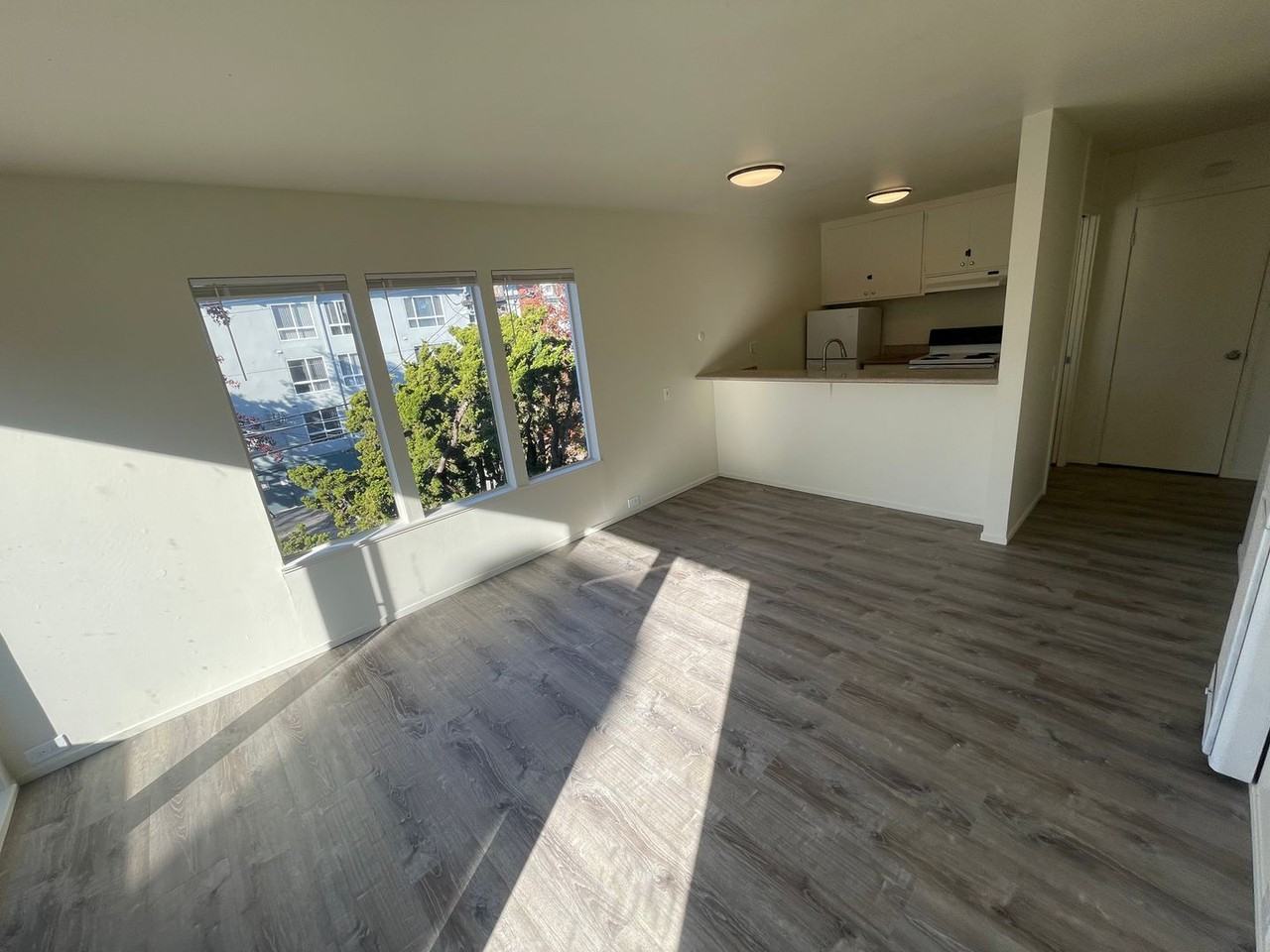 356 Jayne Ave - Photo 2 of 7