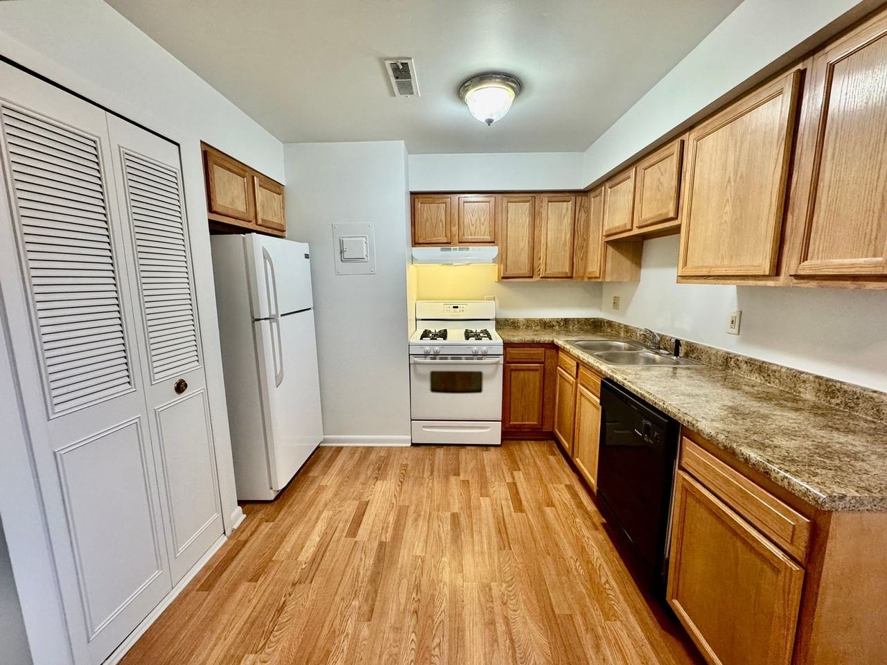 609 Flint Rd. - Photo 2 of 30