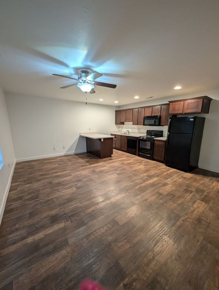 729 E 125 N - Photo 2 of 25