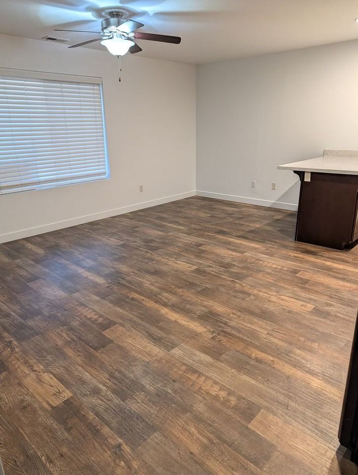 729 E 125 N - Photo 3 of 25