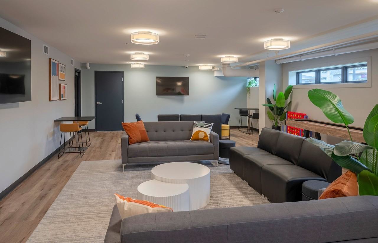 Victory on Leonard - Photo 2 of 50