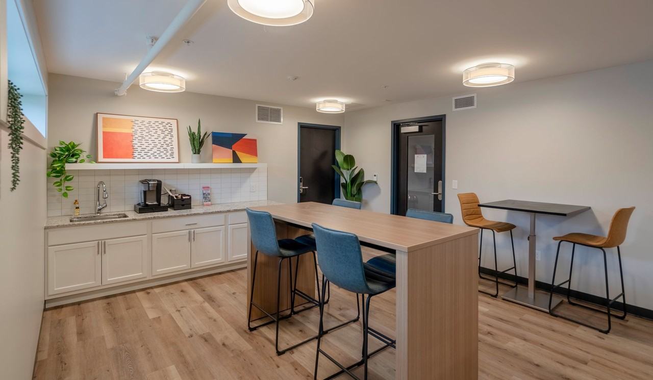 Victory on Leonard - Photo 5 of 50