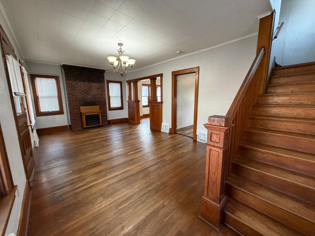 903 Kingwood St - Photo 2 of 13