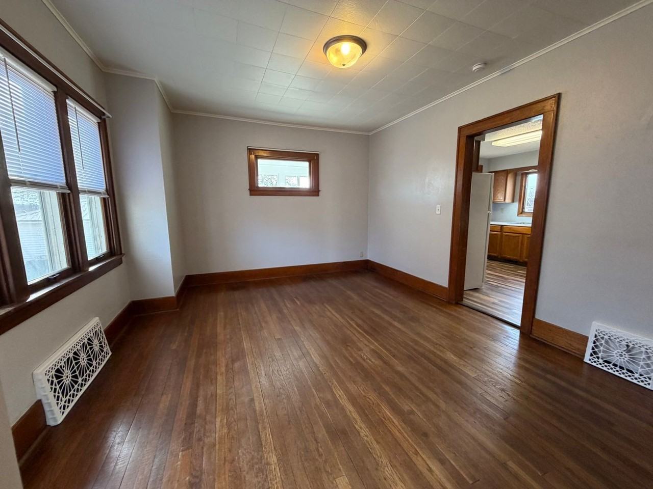 903 Kingwood St - Photo 6 of 13