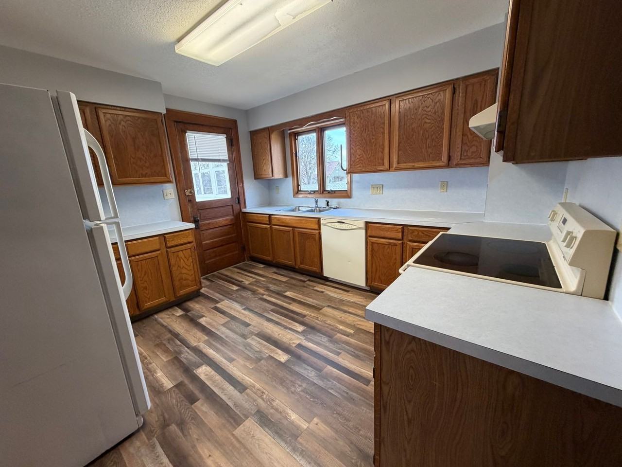 903 Kingwood St - Photo 4 of 13