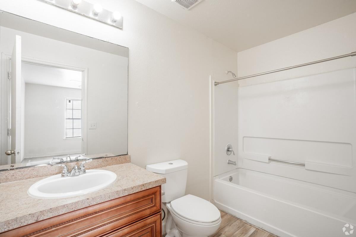 300 Silverleaf Rd - Photo 2 of 6