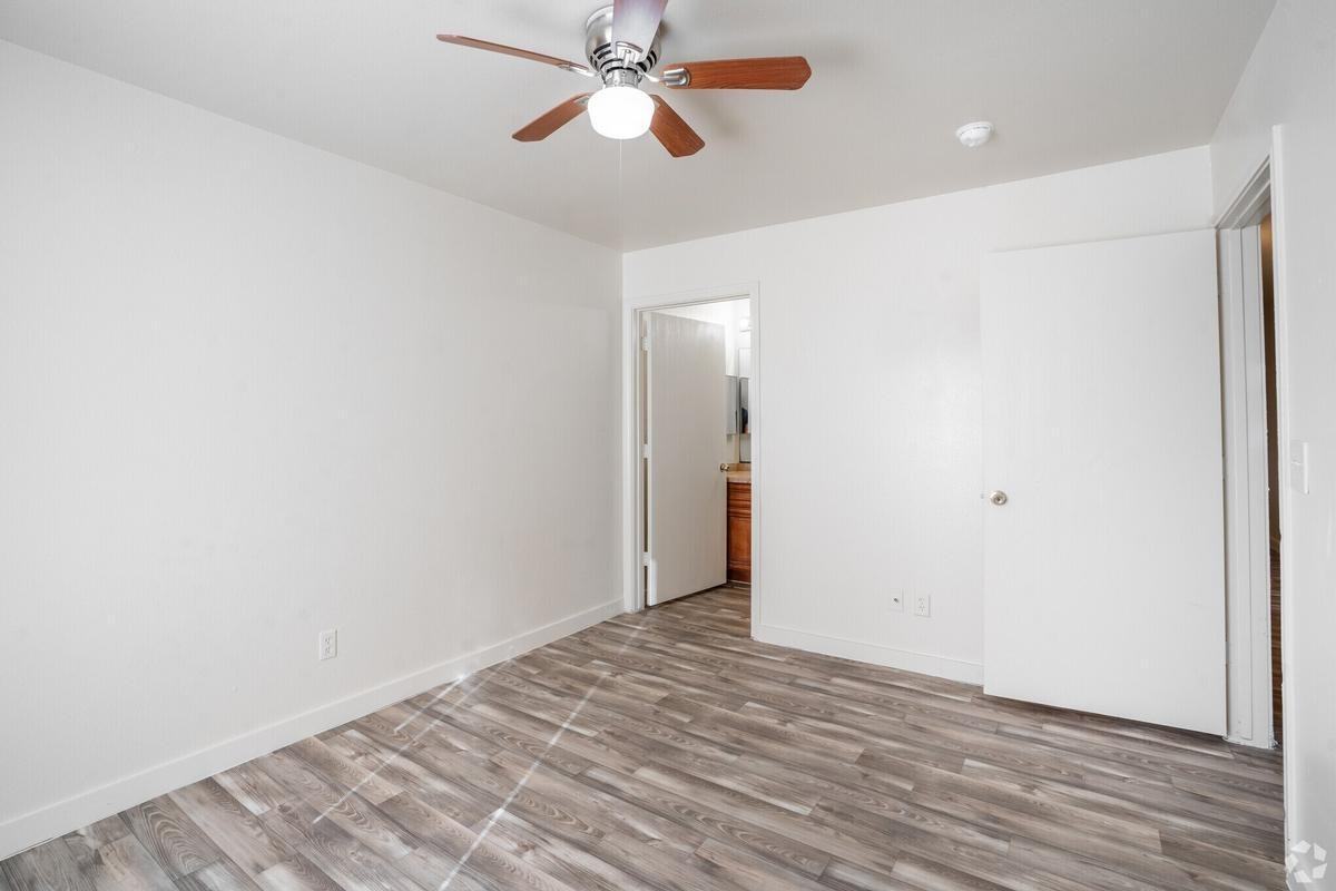 300 Silverleaf Rd - Photo 4 of 6